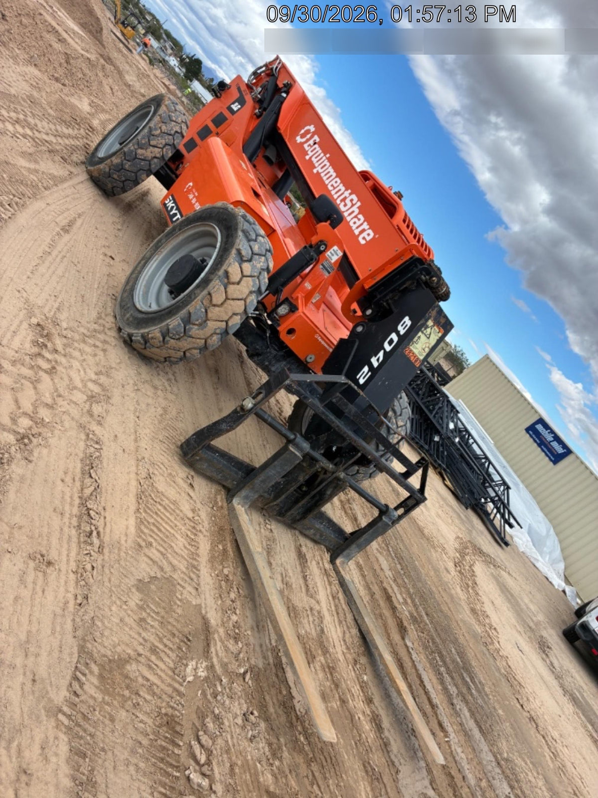 2022 SKYTRAK 8042