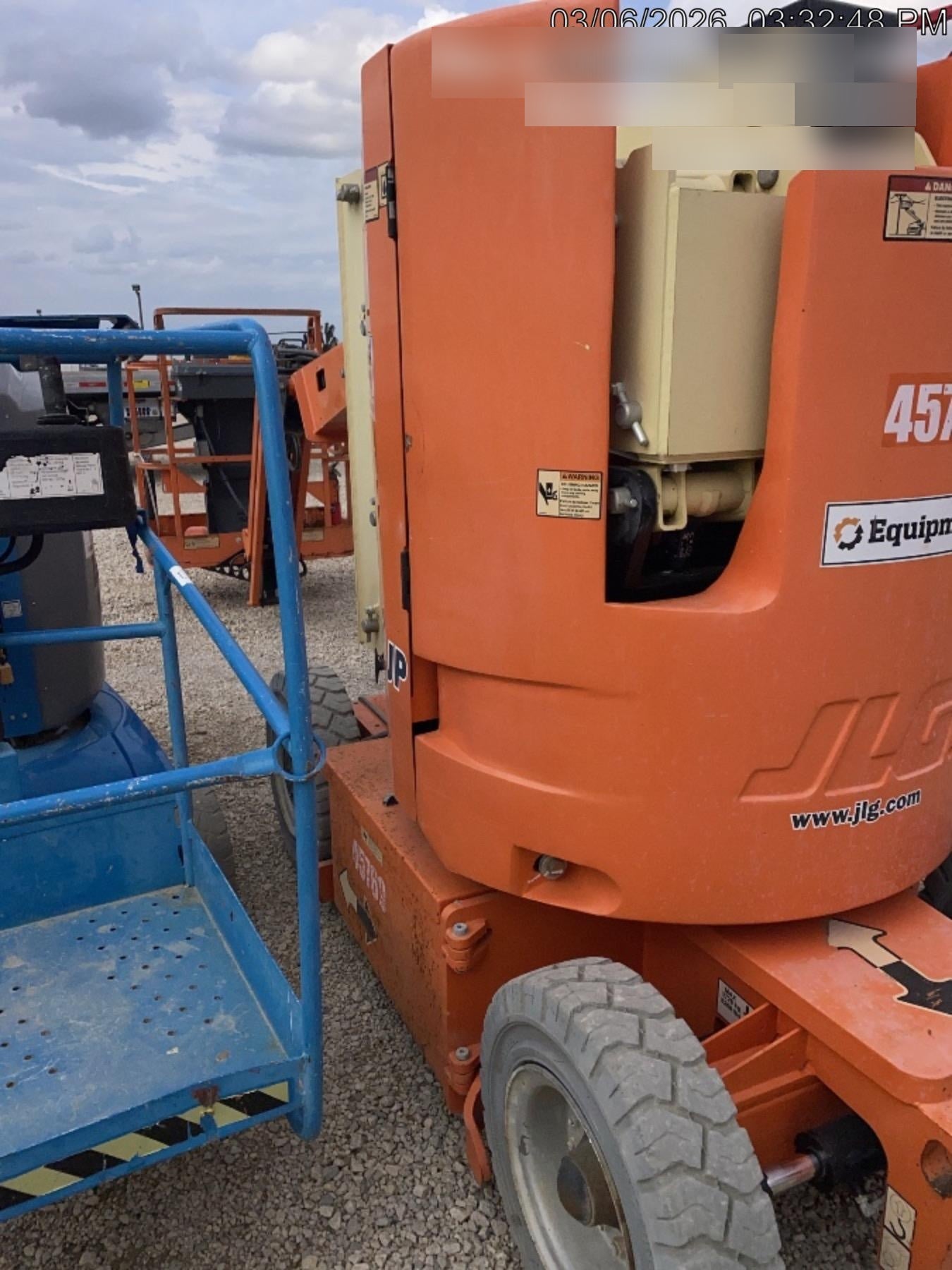 2019 JLG E300AJP