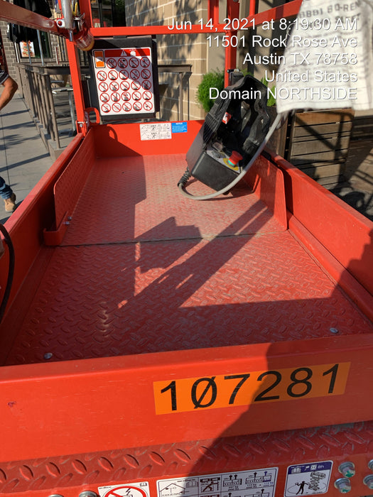 2020 Skyjack SJIII-3219 Solid NM Tires, Half height spring hinged entry gate, Dual Beacons, 800W Inverter