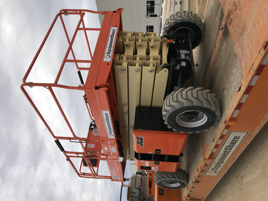2020 JLG 430LRT