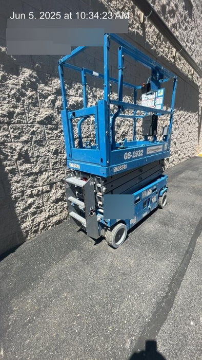 2021 GENIE GS-1932