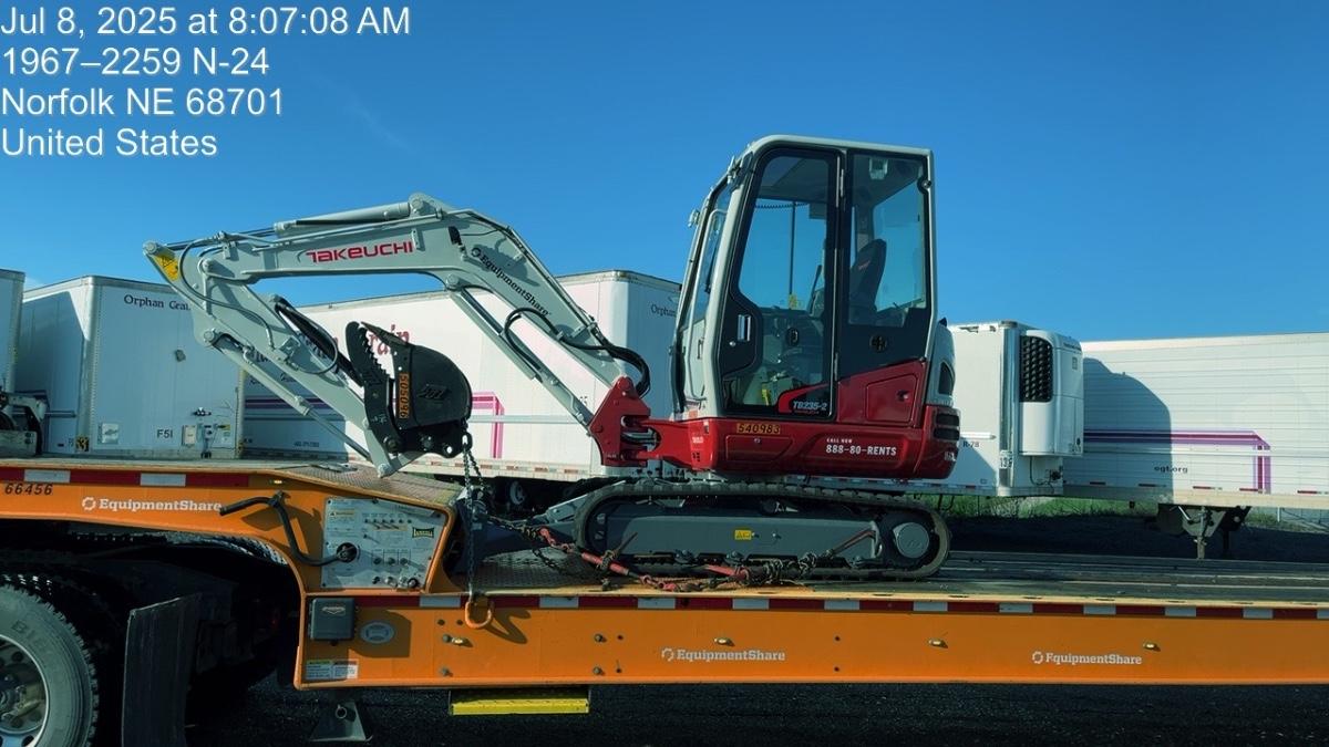 2025 TAKEUCHI TB235-2CR