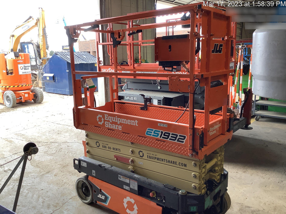 2023 JLG ES1932