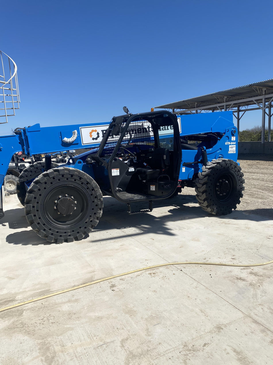 2022 GENIE GTH-844