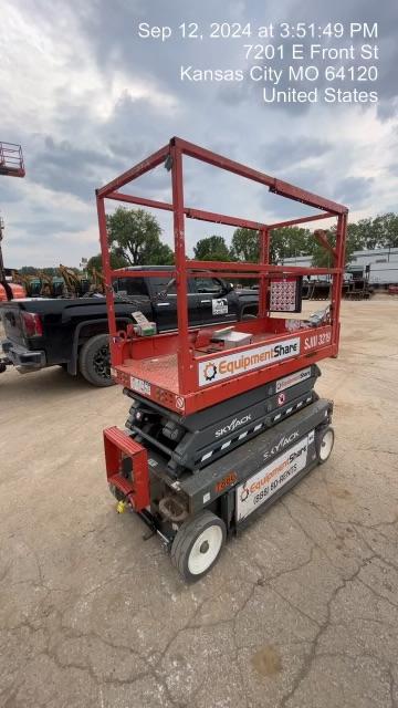 2018 Skyjack SJIII-3219 Skyjack SJIII3219 Scissor Lift w/Trojan Batteries