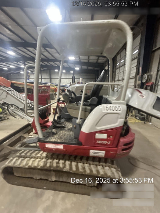 2021 TAKEUCHI TB235-2R