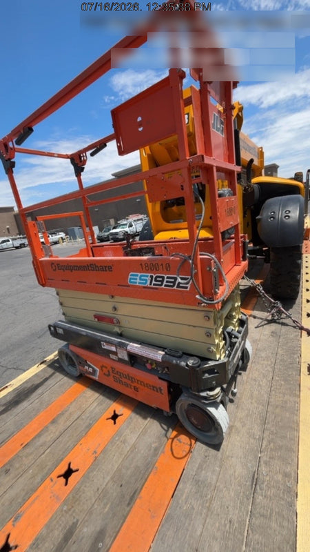 2021 JLG ES1932