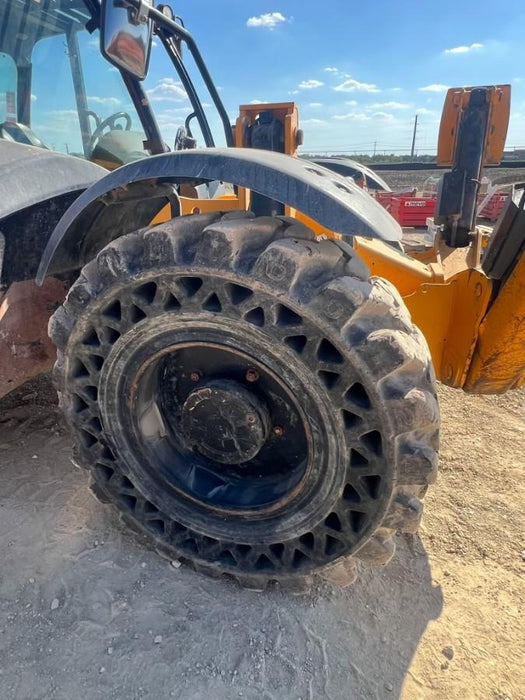 2020 JCB 510-56 Canopy, 74 HP, Solid Tires, STD Worklight, Beacon, Aux Hydraulics, Lifting Eye, Back up Alarm w/66" Carriage/60" Forks