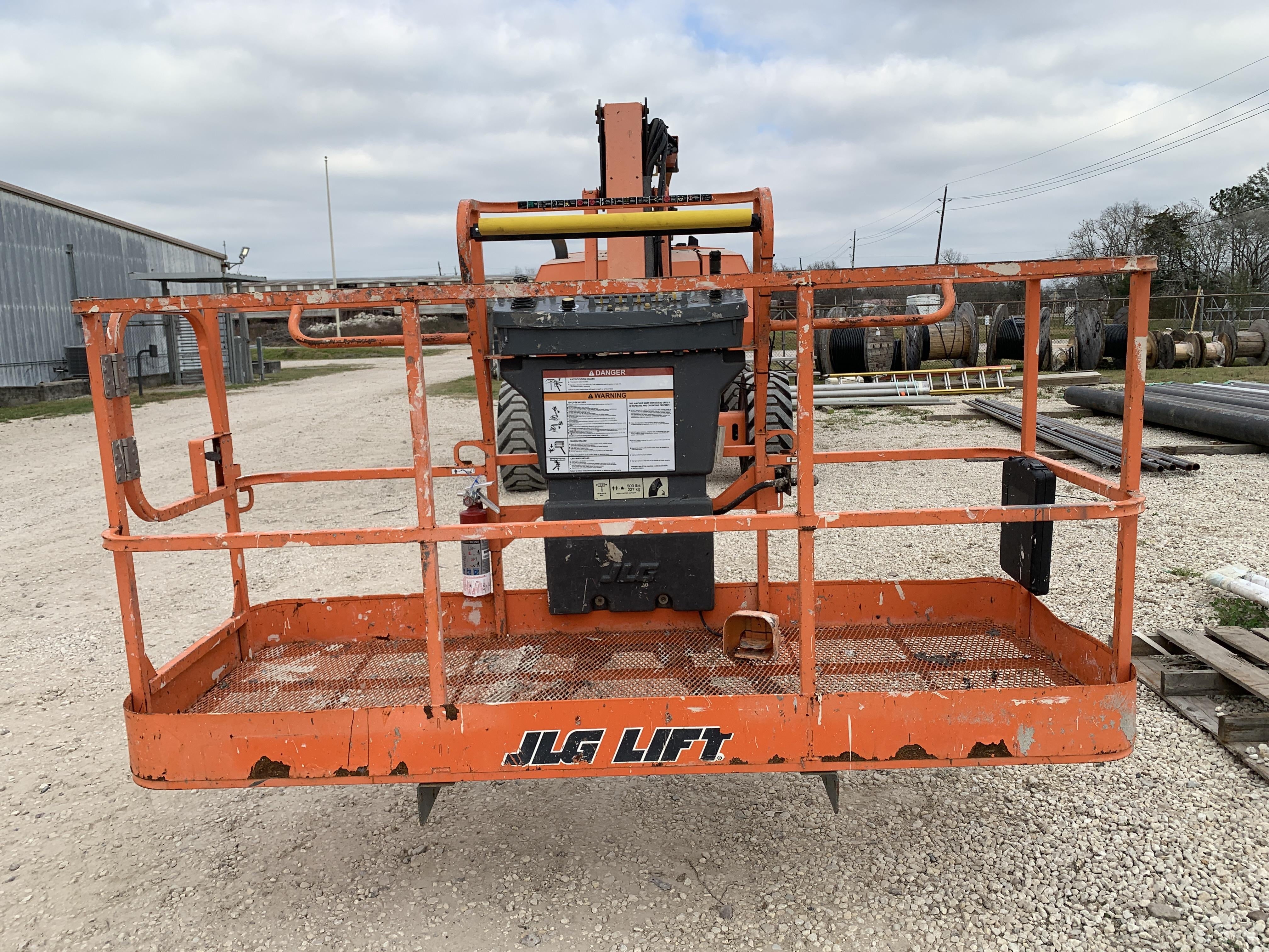 2015 JLG 800AJ
