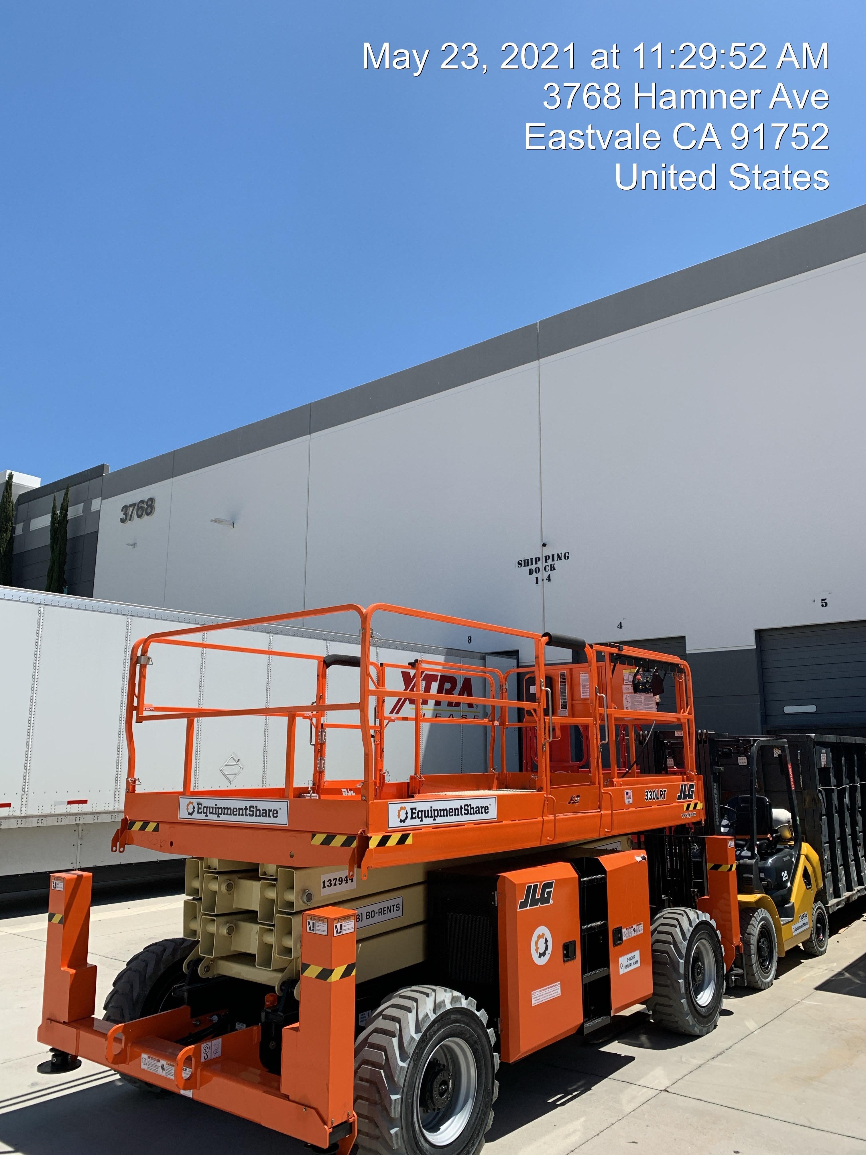 2021 JLG 330LRT