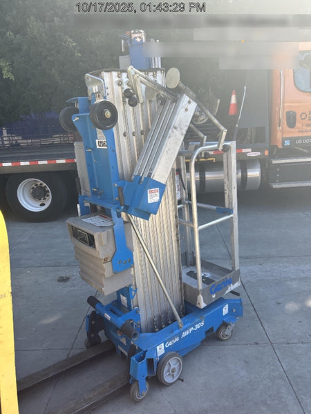 2019 GENIE AWP-30S