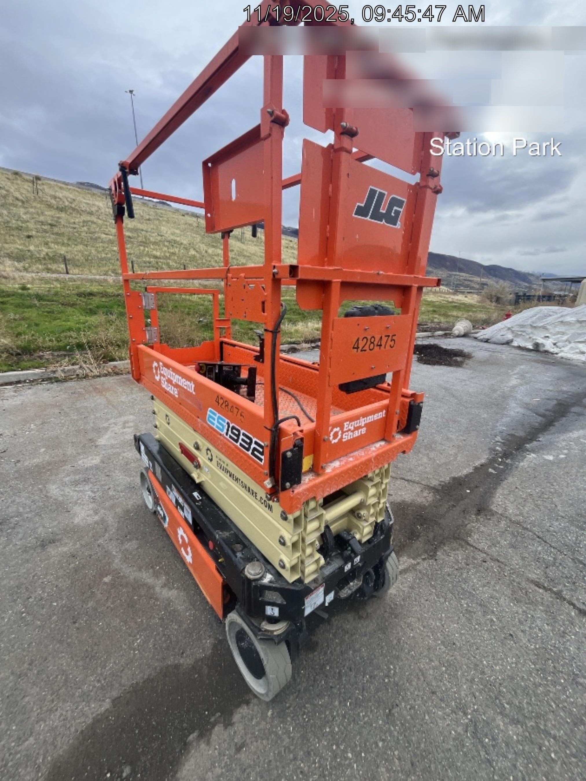2024 JLG ES1932