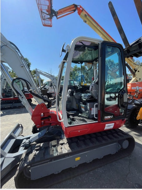 2024 TAKEUCHI TB250-2CR