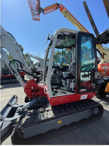 2024 TAKEUCHI TB250-2CR