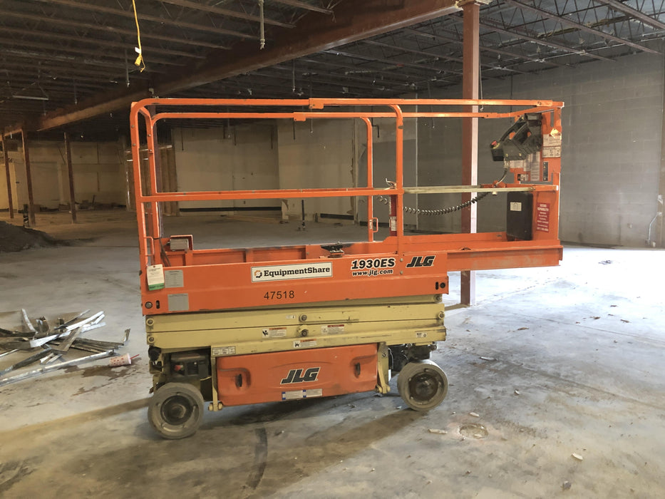 2016 JLG 1930ES Standard Options