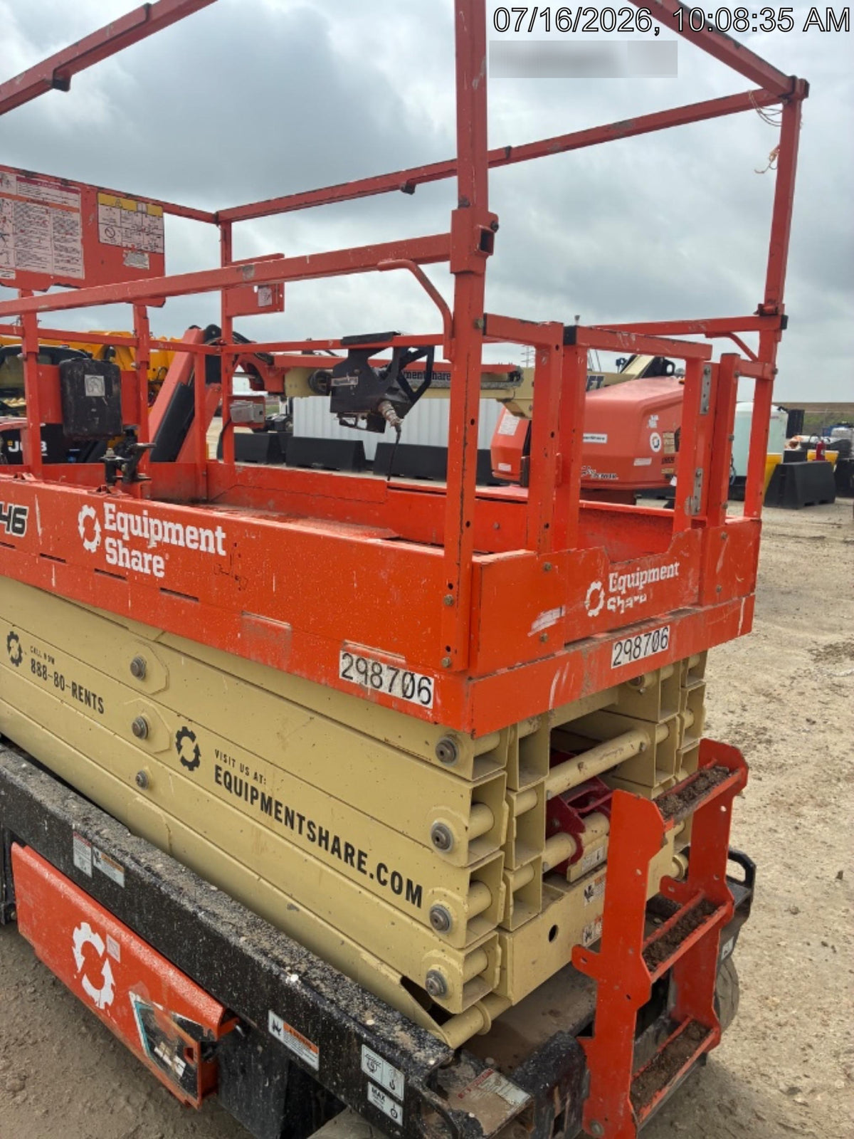 2023 JLG ES3246