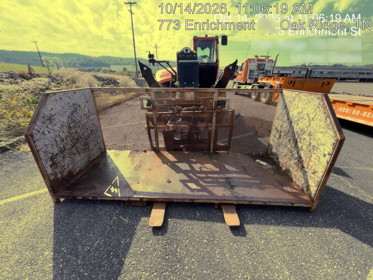 2022 JLG 1075