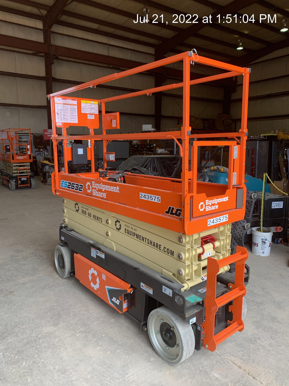 2022 JLG ES2632