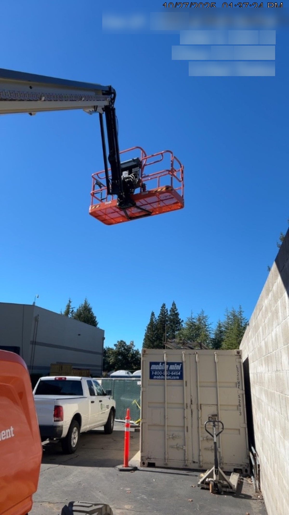 2025 JLG 660SJ