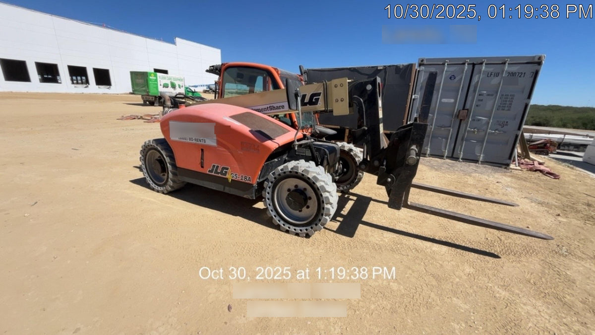 2019 JLG G5-18A Cab/Heat/Air, NM Solid Tires, Beacon w/48" Carriage, 48" Pallet Forks