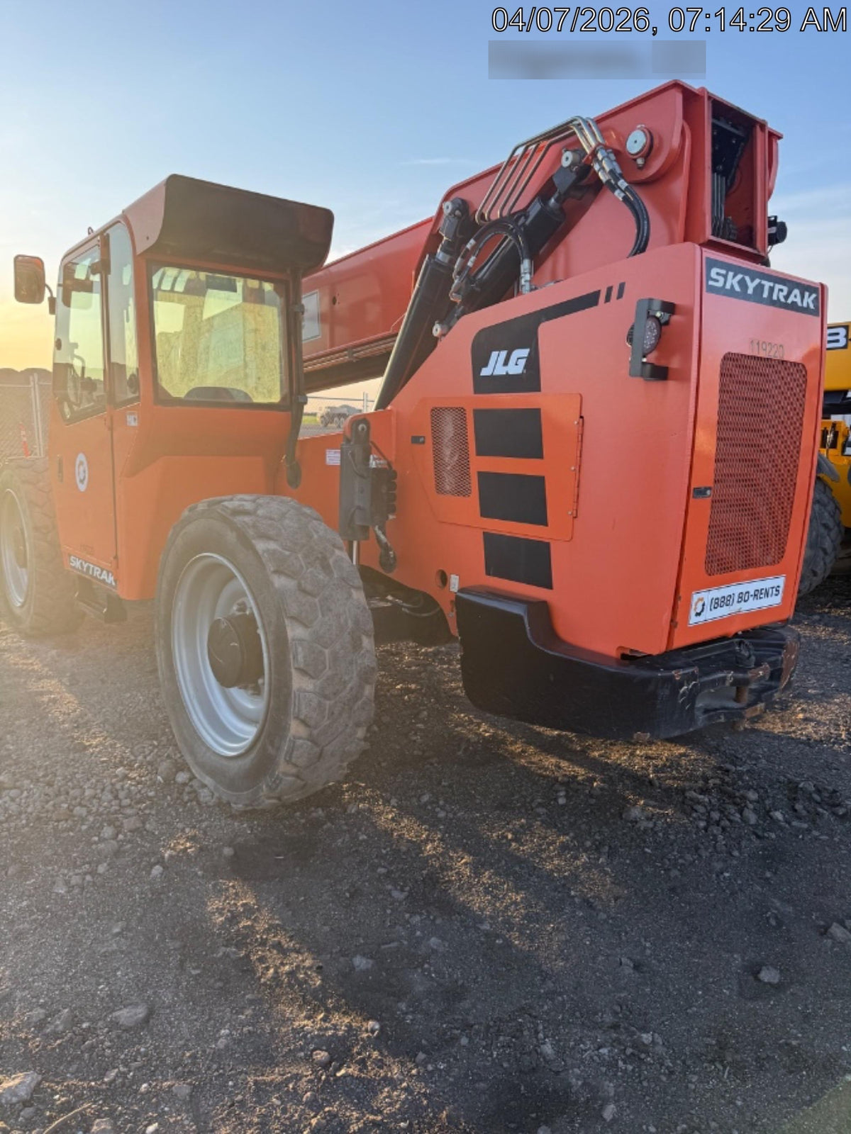 2020 SKYTRAK 8042