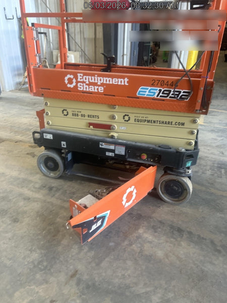 2022 JLG ES1932