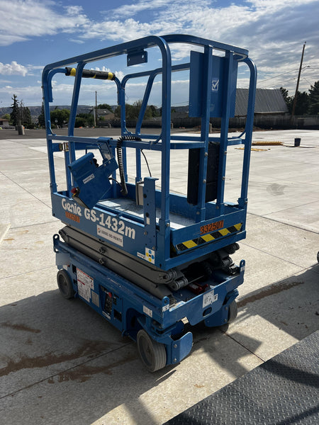 2023 GENIE GS-1432