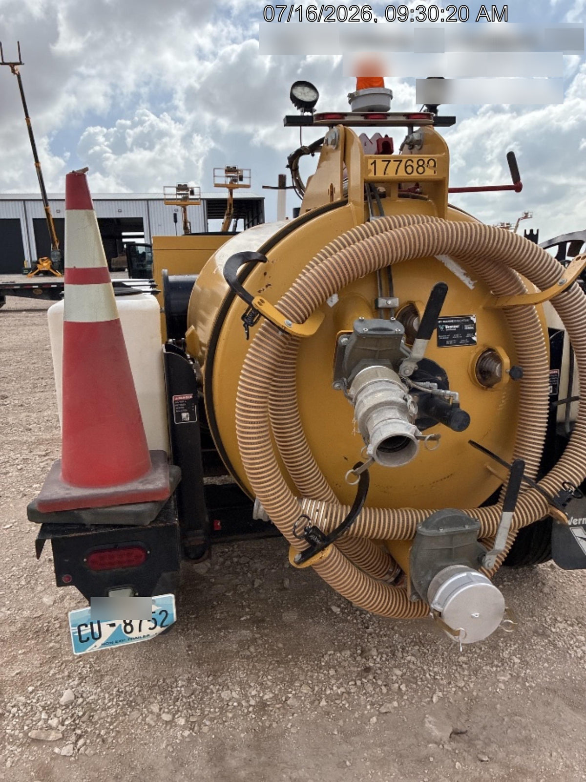 2021 VAC-TRON LP573XDT