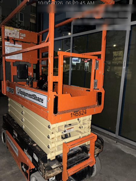2021 JLG ES1932