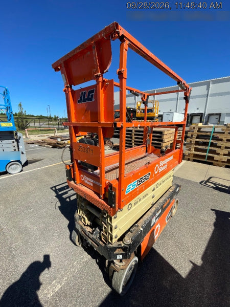 2022 JLG ES1932