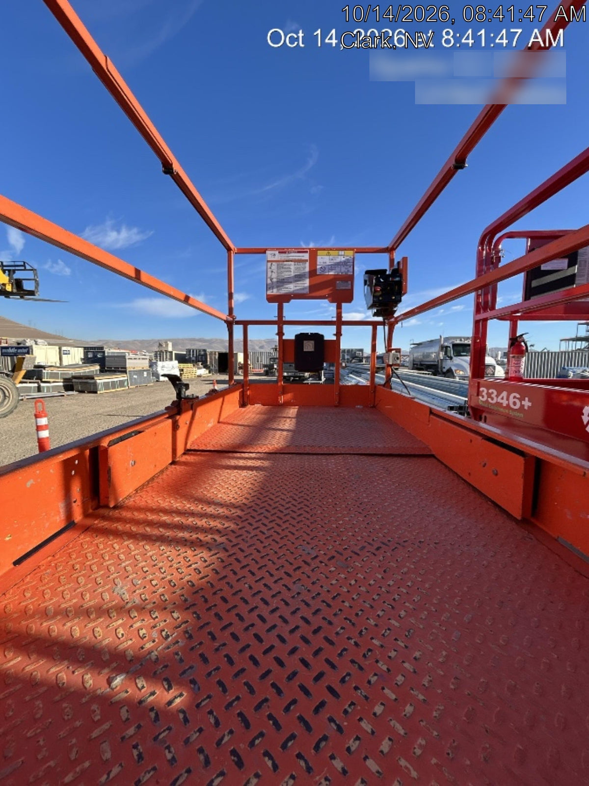 2022 JLG ES3246