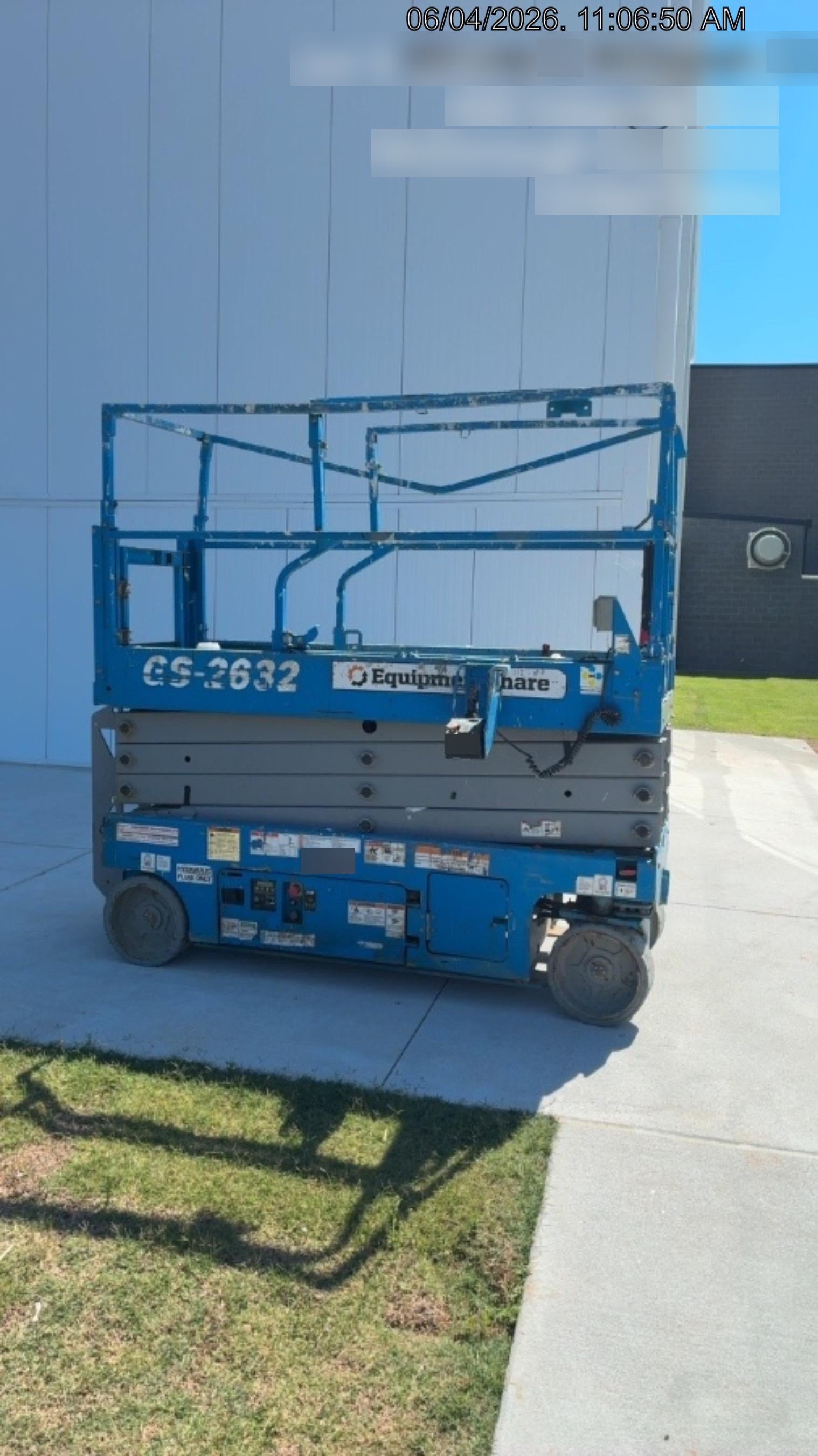 2020 Genie GS-2632 Standard, Folding half height swing gate