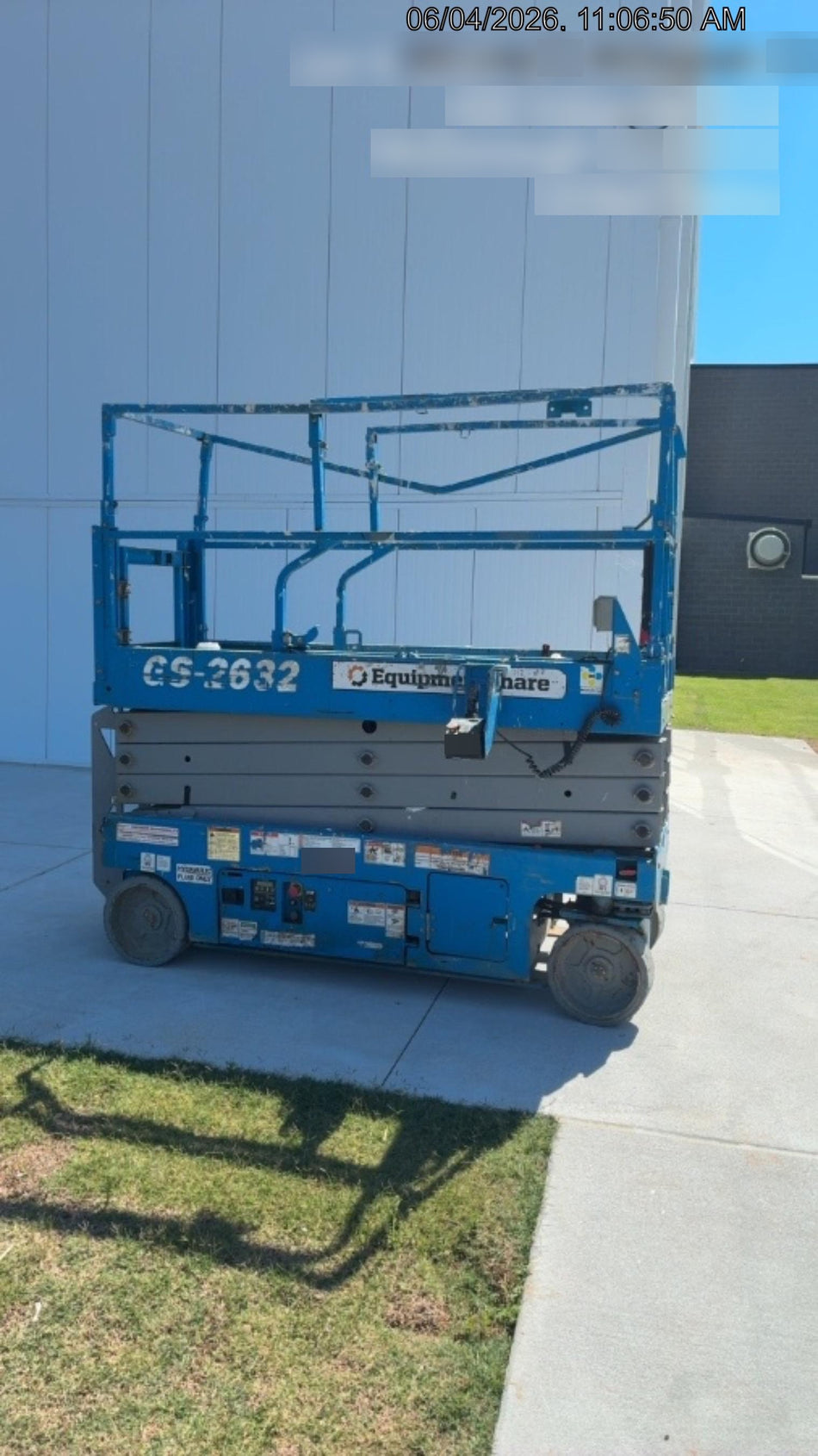 2020 Genie GS-2632 Standard, Folding half height swing gate