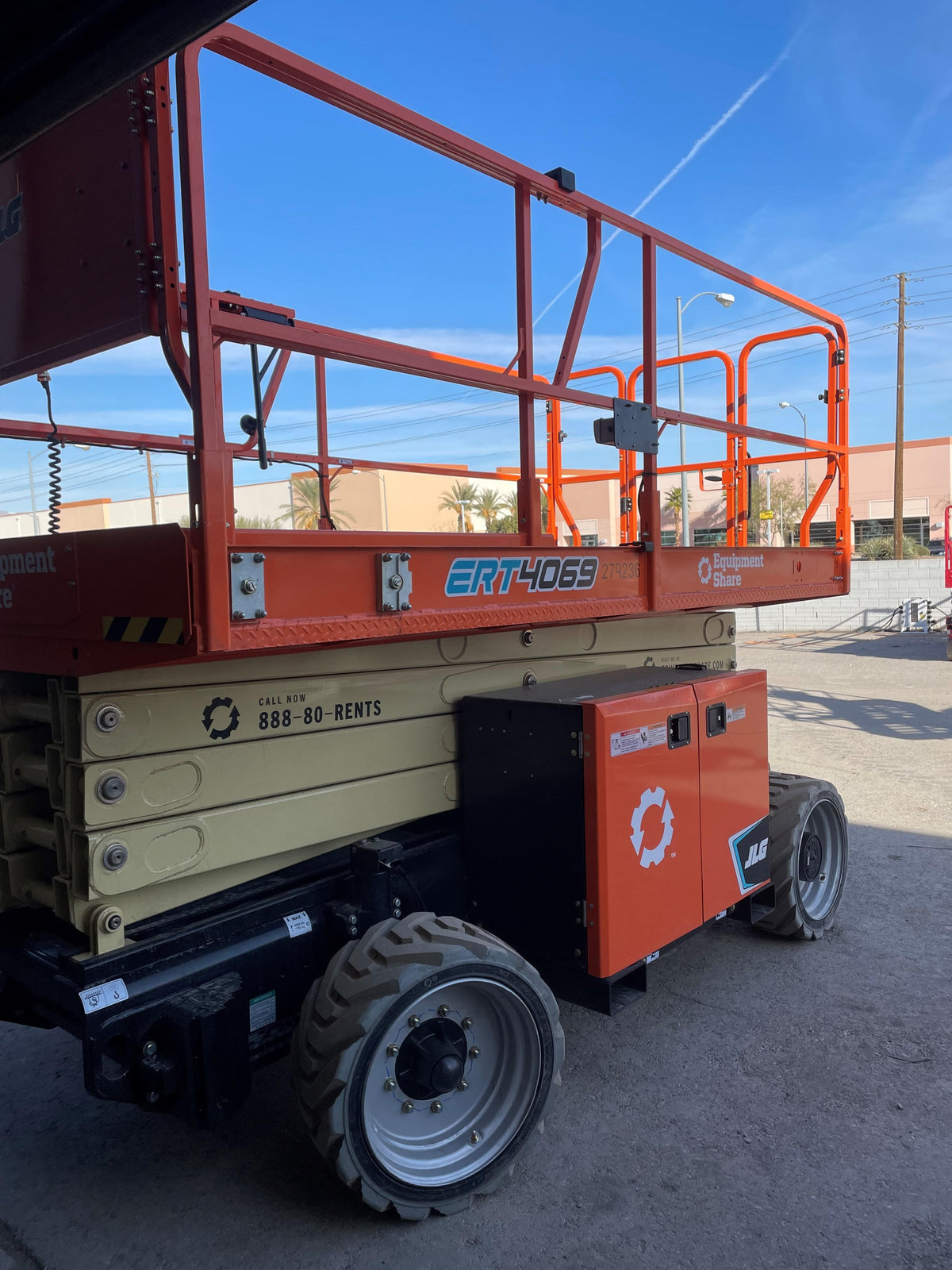 2022 JLG ERT4069
