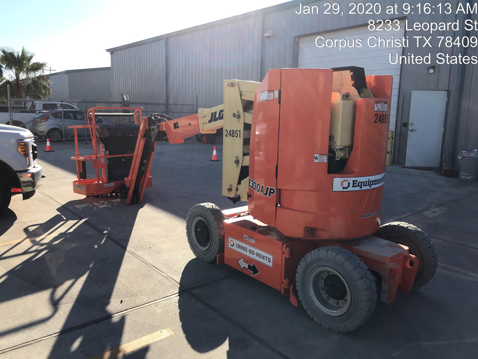2019 JLG E300AJP