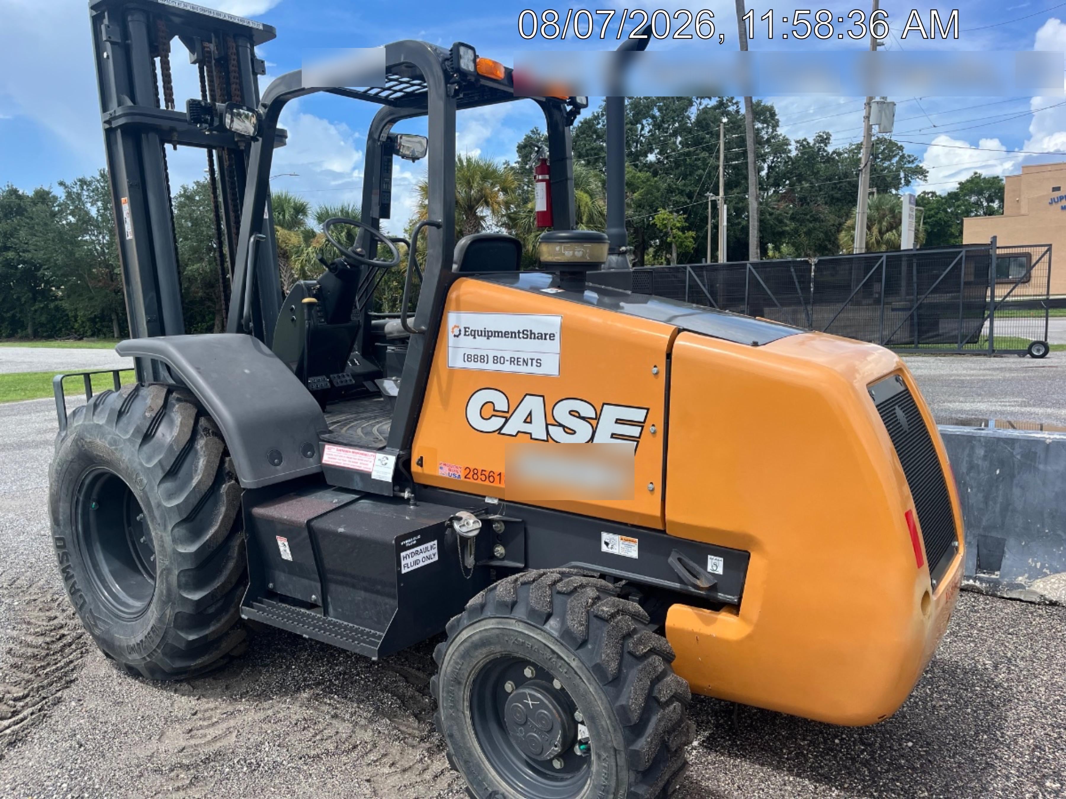 2023 CASE 588H