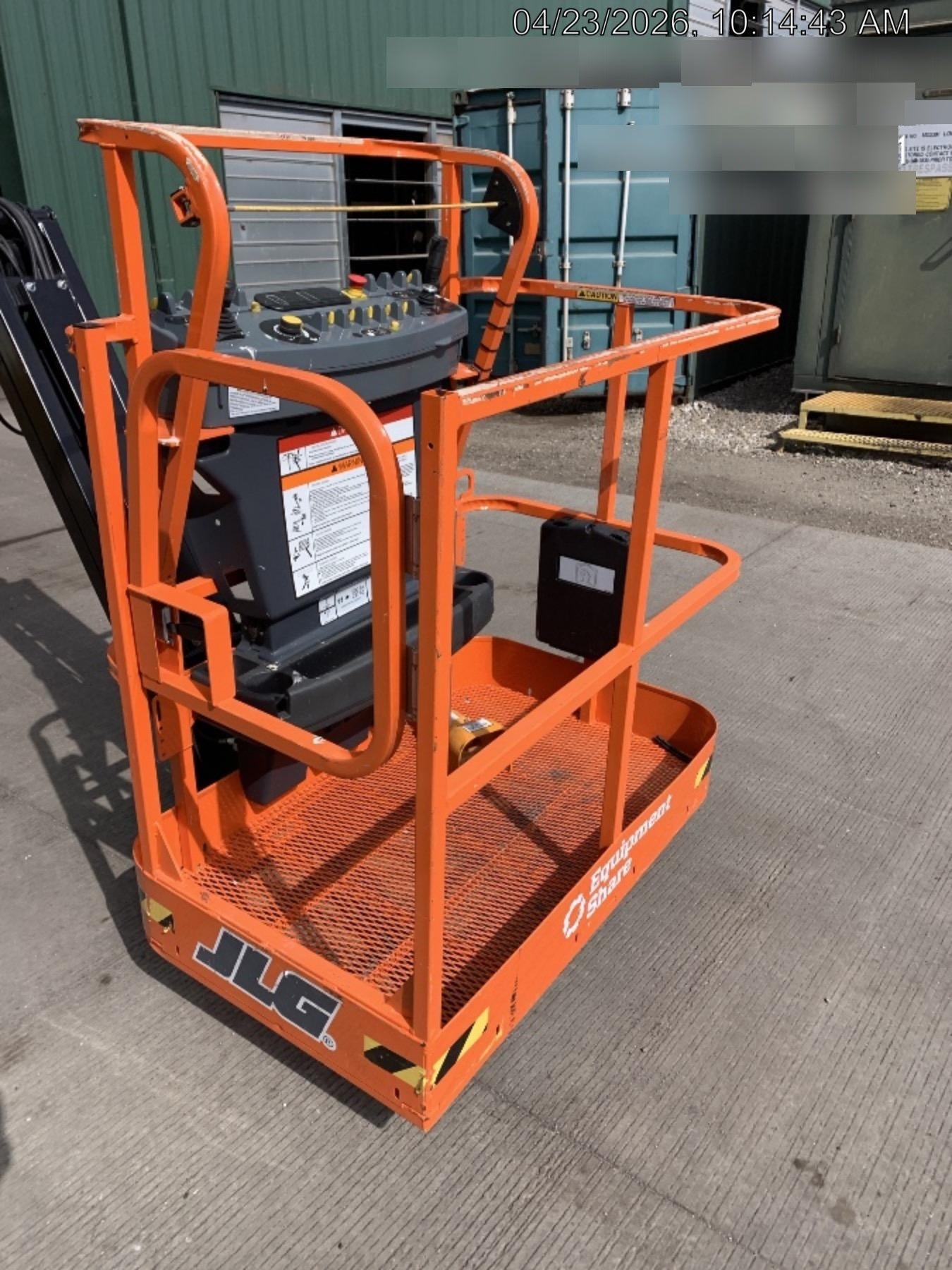 2025 JLG E300AJP