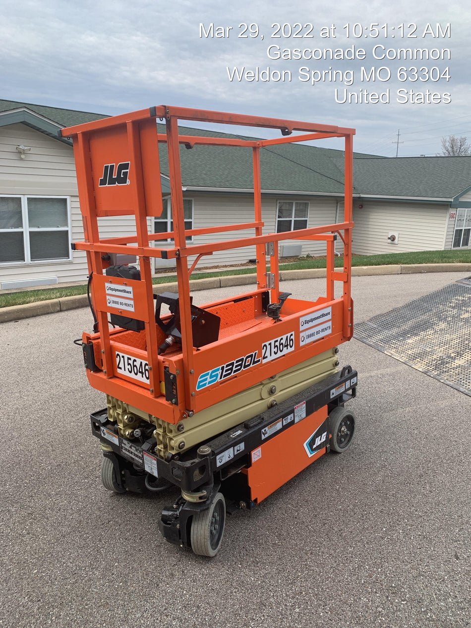 2022 JLG ES1330L