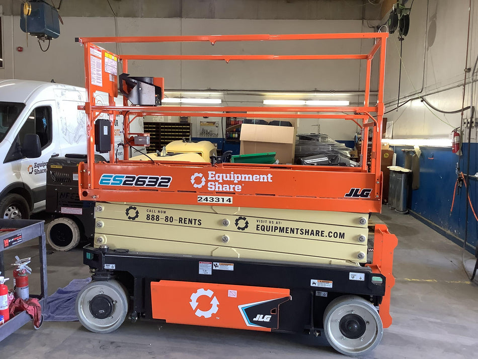 2022 JLG ES2632
