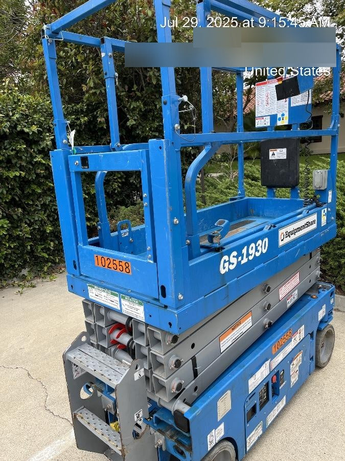 2020 Genie GS-1930 Solid Non Marking Tires, Beacon, Folding rails with half height swing gate, 800W Inverter
