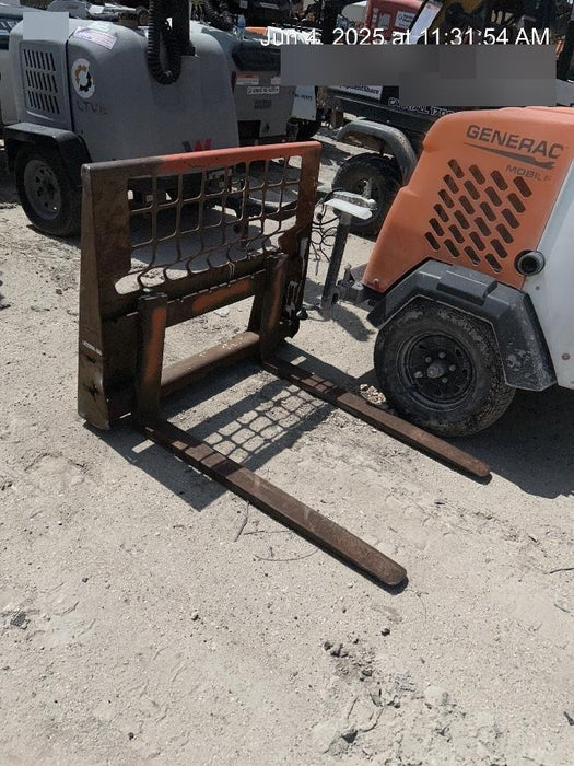 2023 VIRNIG 48" Pallet Forks - Virnig