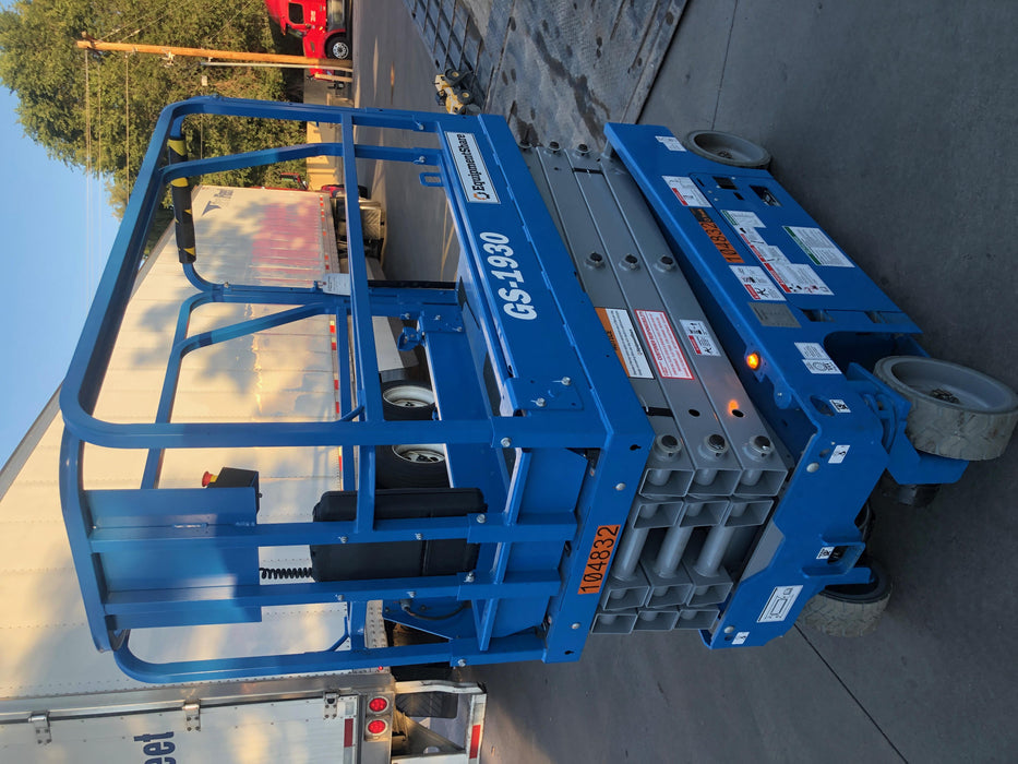 2020 Genie GS-1930 Fixed rails with chain entry gate - Pre A92.20