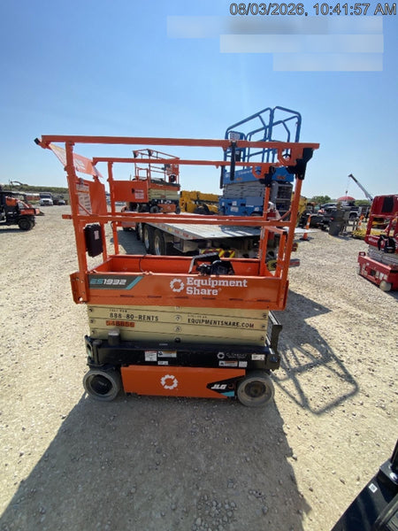 2025 JLG ES1932