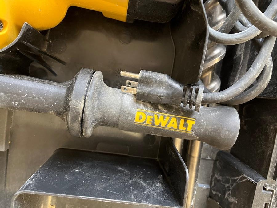 2020 DEWALT D25604K