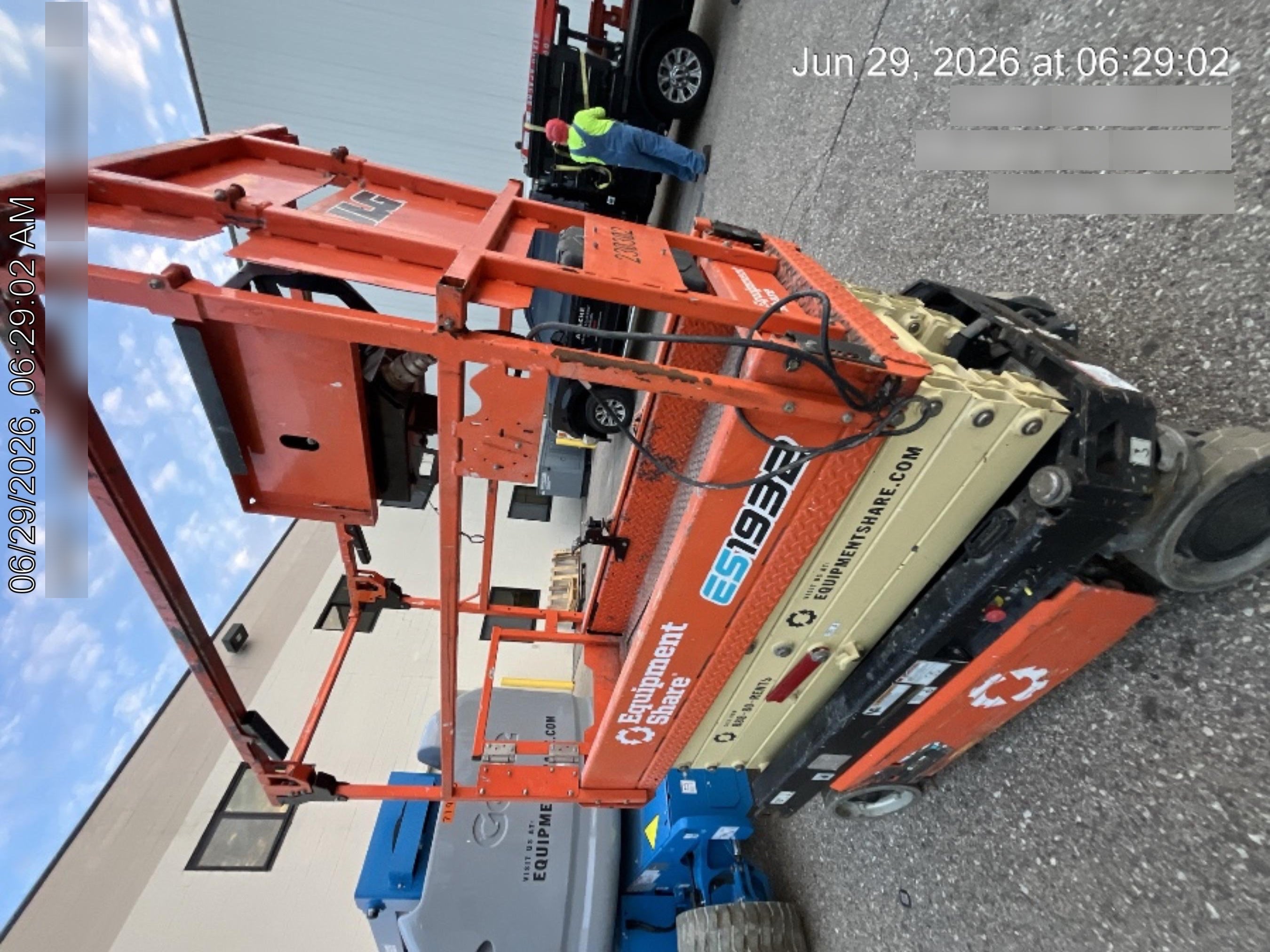 2022 JLG ES1932