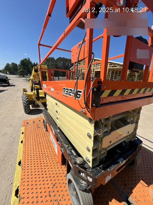 2021 JLG R3246