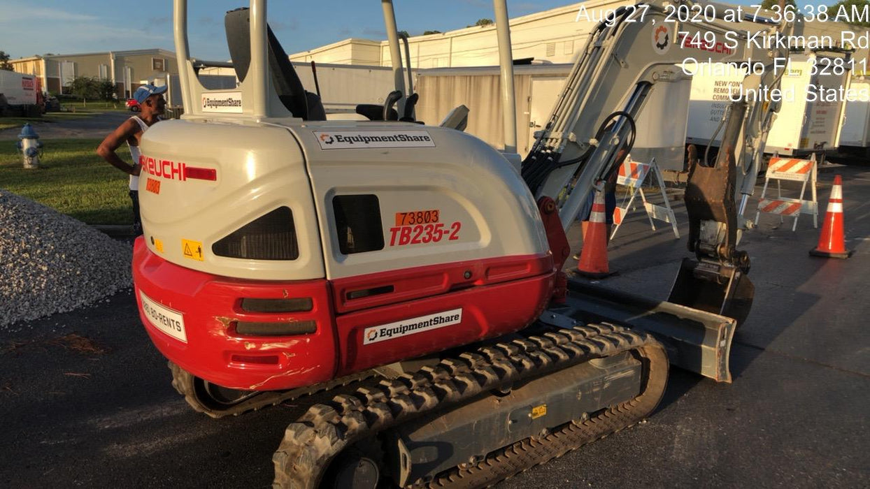 2020 TAKEUCHI TB235-2R