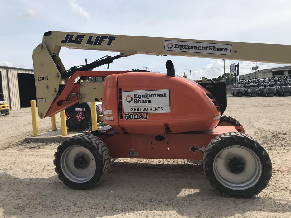 2019 JLG 600AJ