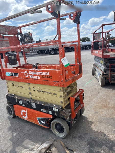 2022 JLG ES1932