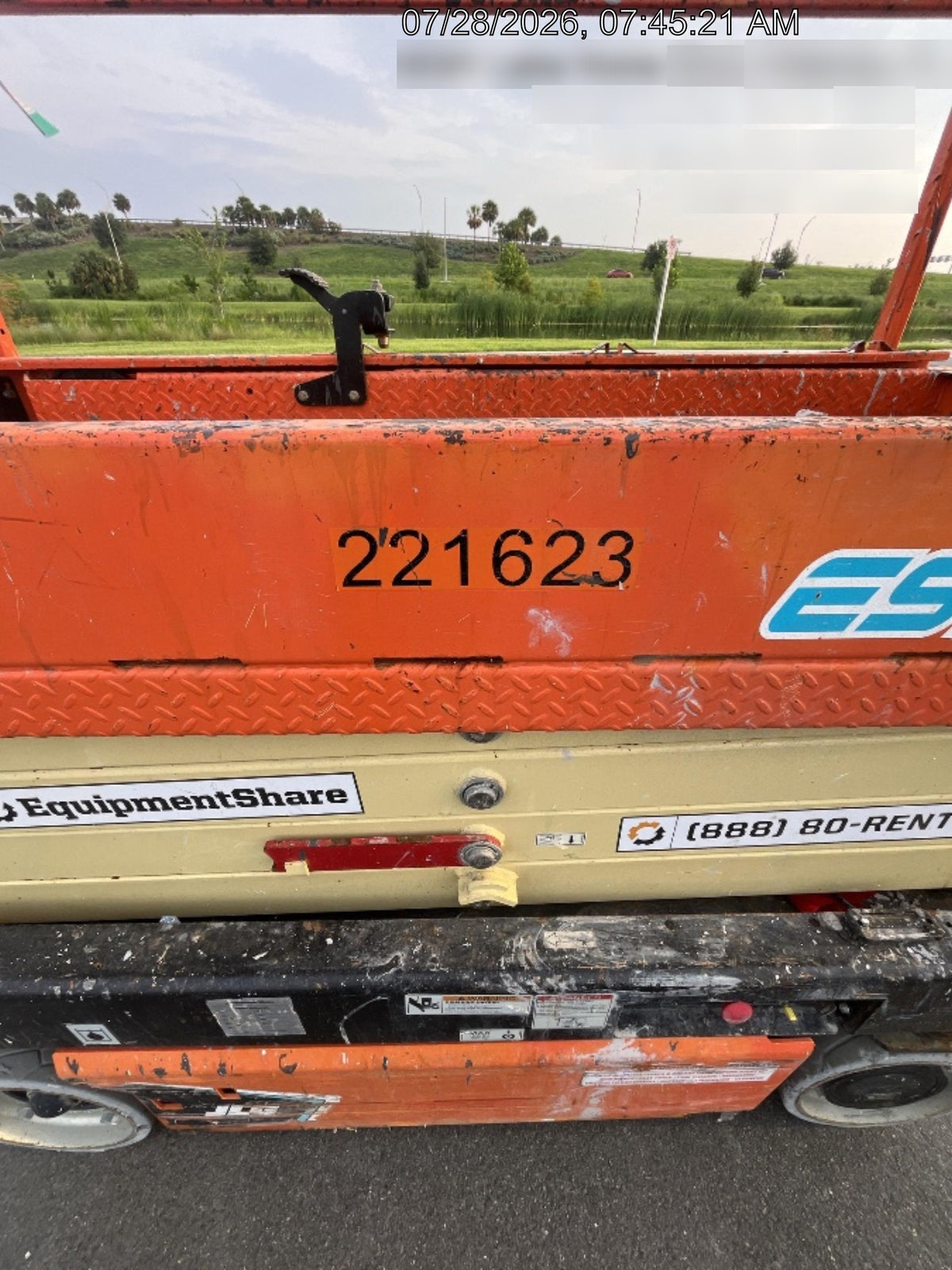 2022 JLG ES1932